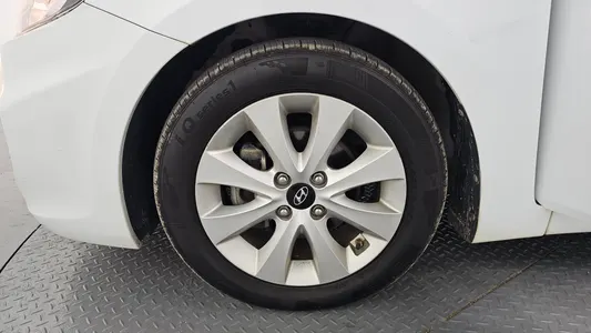 Hyundai () 1.4 VVT 2016 5