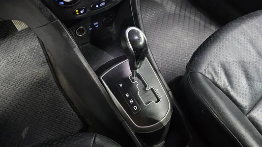 Hyundai () 1.4 VVT 2016 9