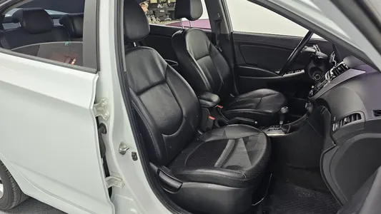 Hyundai () 1.4 VVT 2016 11
