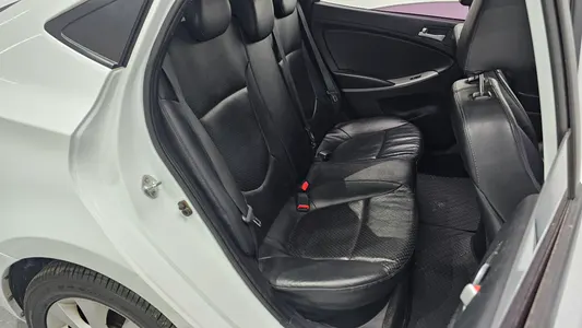 Hyundai () 1.4 VVT 2016 12