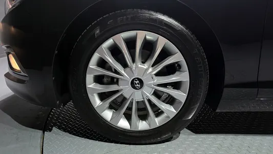 Hyundai LF 1.7 2016 5