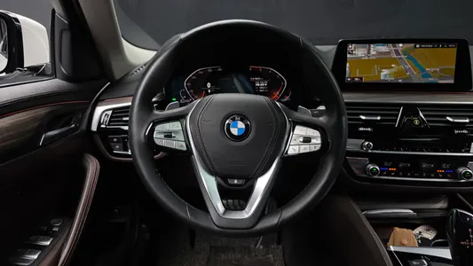 BMW 5 Series (G30) 520d 2020 13