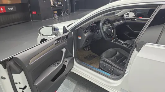 Volkswagen 아테온 2.0 TDI 2019 11