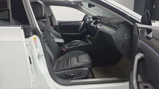 Volkswagen 아테온 2.0 TDI 2019 10