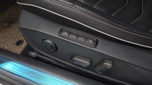 Volkswagen 아테온 2.0 TDI 2019 17