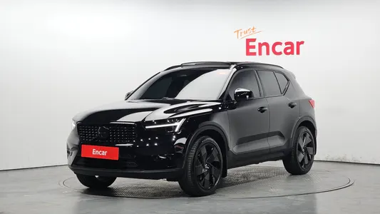 Volvo XC40 B4 2025