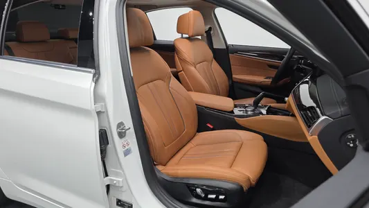 BMW 5 Series (G30) 520i 2021 12