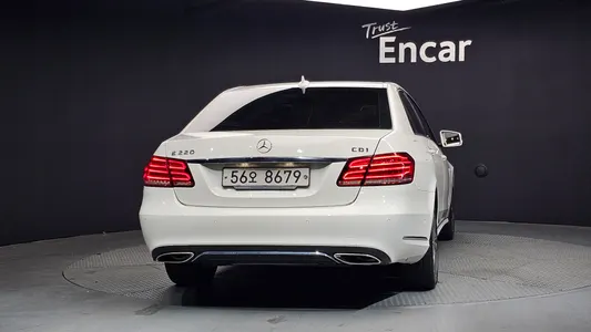 Mercedes-Benz E-Class W212 E220 CDI 2013 4