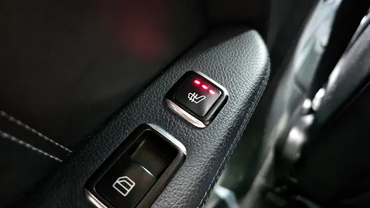Mercedes-Benz E-Class W212 E220 CDI 2013 17