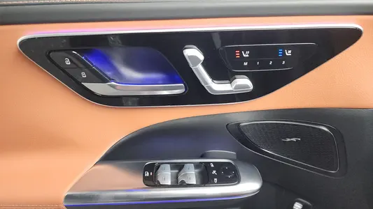 Mercedes-Benz C-Class W206 C300 AMG Line 2022 28
