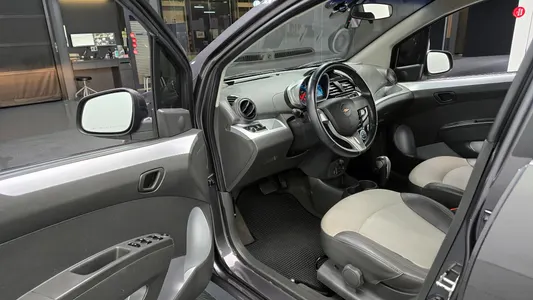 Chevrolet Spark S 2013 10