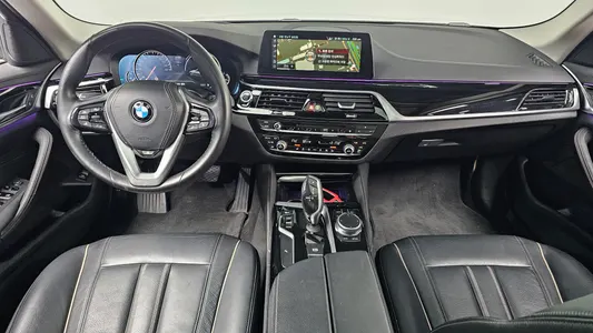 BMW 5 Series (G30) 520i 2018 7