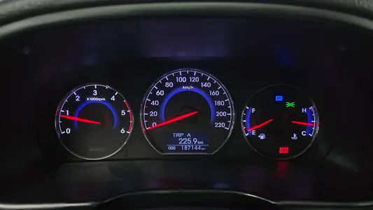 Hyundai CM 2WD(2.0 e-VGT) MLX 2011 8