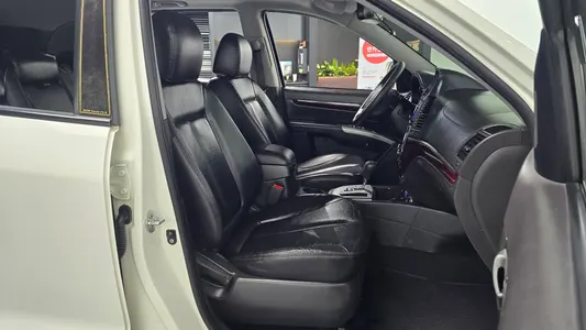 Hyundai CM 2WD(2.0 e-VGT) MLX 2011 10