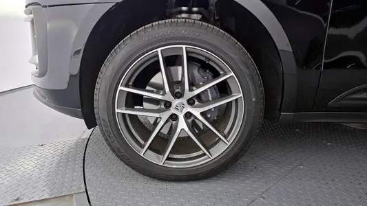 Porsche 마칸 2.0 2024 5