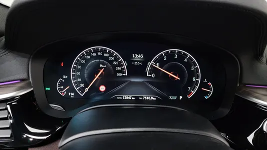 BMW 5 Series (G30) 530i M 2019 8