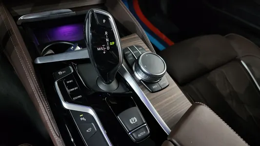 BMW 5 Series (G30) 530i M 2019 9