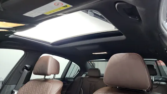 BMW 5 Series (G30) 530i M 2019 16