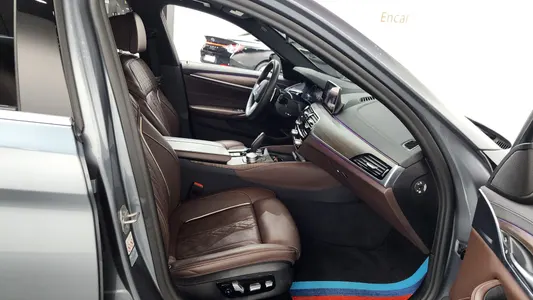 BMW 5 Series (G30) 530i M 2019 26