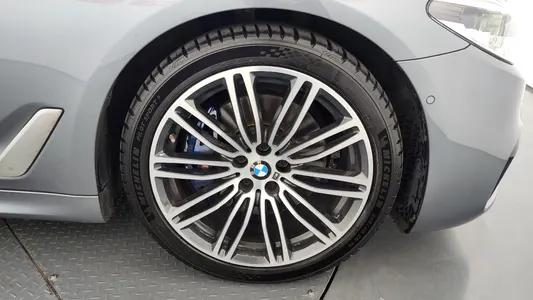 BMW 5 Series (G30) 530i M 2019 21