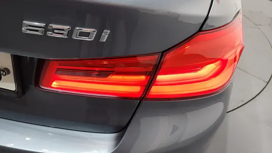 BMW 5 Series (G30) 530i M 2019 23