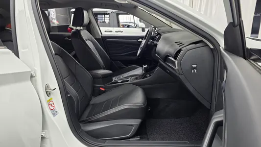 Volkswagen 7 1.5 TSI 2023 11