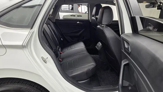 Volkswagen 7 1.5 TSI 2023 12