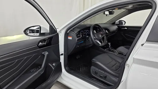 Volkswagen 7 1.5 TSI 2023 10