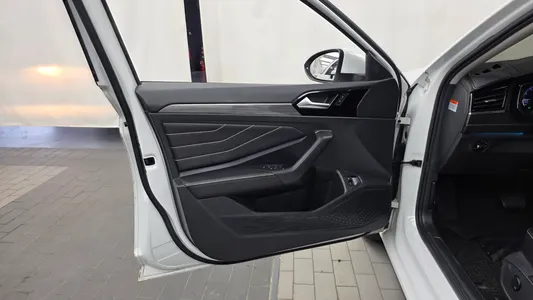 Volkswagen 7 1.5 TSI 2023 24