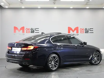 BMW 5 Series (G30) 520i M 2021 4