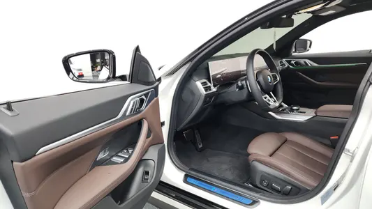 BMW 4 Series (G22) 420i M 2025 10