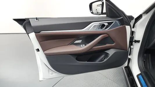 BMW 4 Series (G22) 420i M 2025 24
