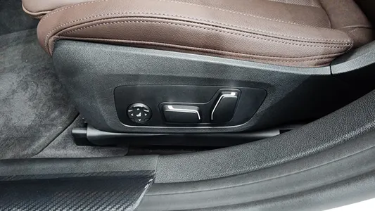 BMW 4 Series (G22) 420i M 2025 31
