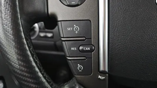 Land Rover 4 3.0 SDV6 HSE 2014 17