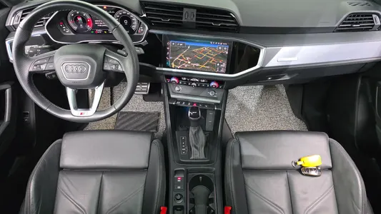 Audi Q3 (F3) 35 TDI 2023 7