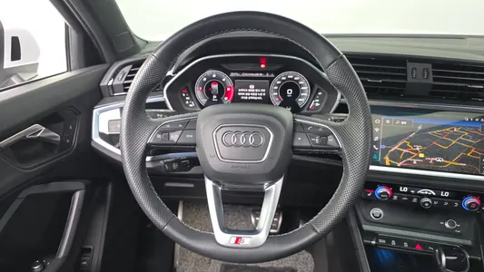 Audi Q3 (F3) 35 TDI 2023 14