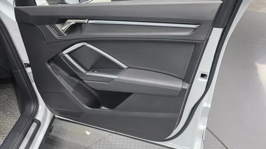 Audi Q3 (F3) 35 TDI 2023 25