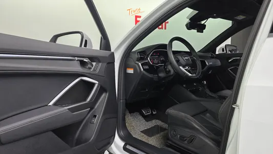 Audi Q3 (F3) 35 TDI 2023 26