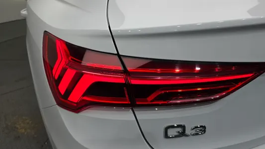 Audi Q3 (F3) 35 TDI 2023 23