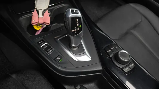 BMW 1 Series (F20) 118d 1 5 2014 9