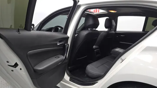 BMW 1 Series (F20) 118d 1 5 2014 12