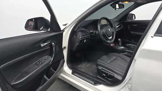 BMW 1 Series (F20) 118d 1 5 2014 10