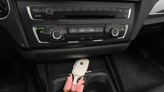 BMW 1 Series (F20) 118d 1 5 2014 19