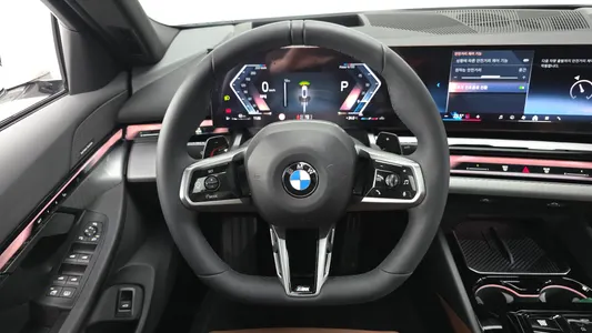 BMW 5 Series (G60) 530i xDrive M 2025 14