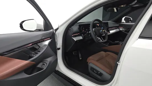 BMW 5 Series (G60) 530i xDrive M 2025 10
