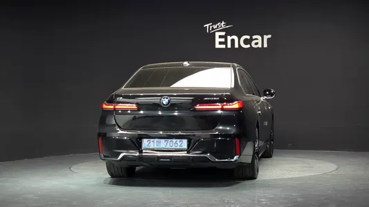 BMW i7 (G70) xDrive 60 M 2023 4