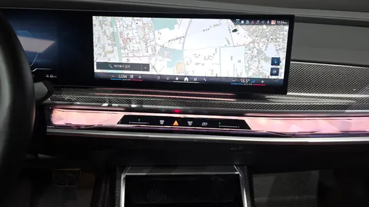 BMW i7 (G70) xDrive 60 M 2023 13