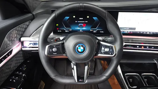 BMW i7 (G70) xDrive 60 M 2023 14