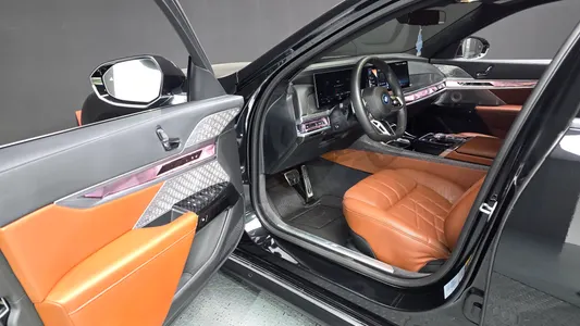 BMW i7 (G70) xDrive 60 M 2023 10
