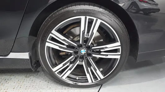 BMW i7 (G70) xDrive 60 M 2023 21